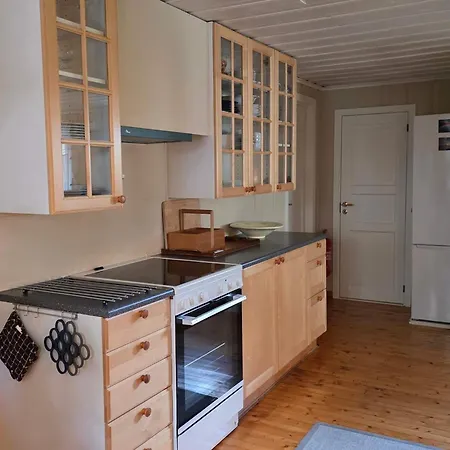 5 Person In Halden-by Traum