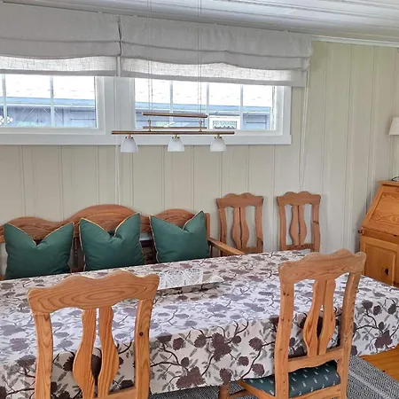 5 Person In Halden-by Traum *