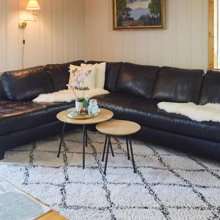 5 Person In Halden-by Traum